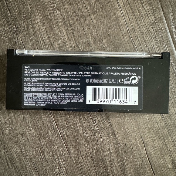 Revlon So Fierce Prismatic Eyeshadow Palette - 963 Slight Flex - Picture 5 of 5